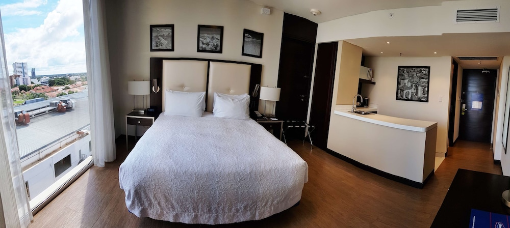 Hampton By Hilton Santa Cruz Equipetrol 38/56
