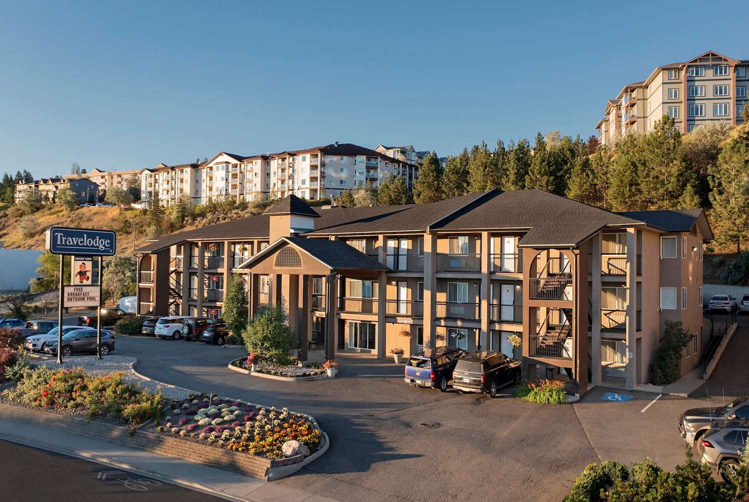 Travelodge By Wyndham Kamloops Mountview 56/69