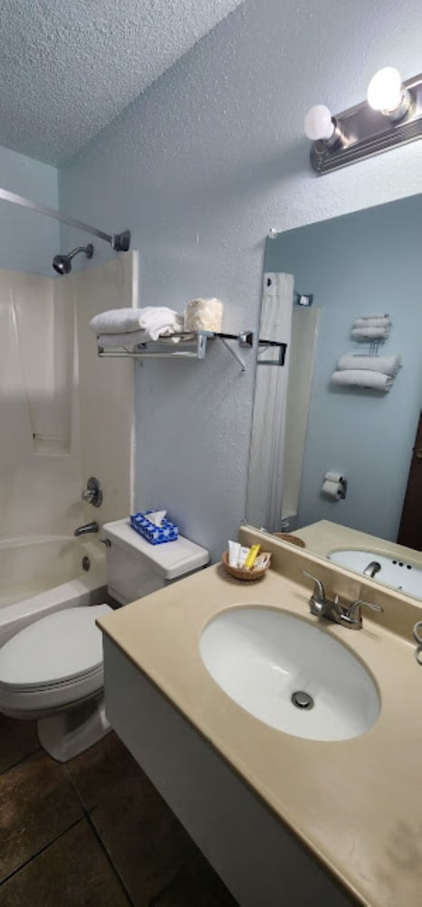 Affordable Inns 50/52