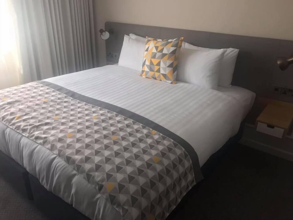Holiday Inn South Normanton M1 Jct 28 27/83