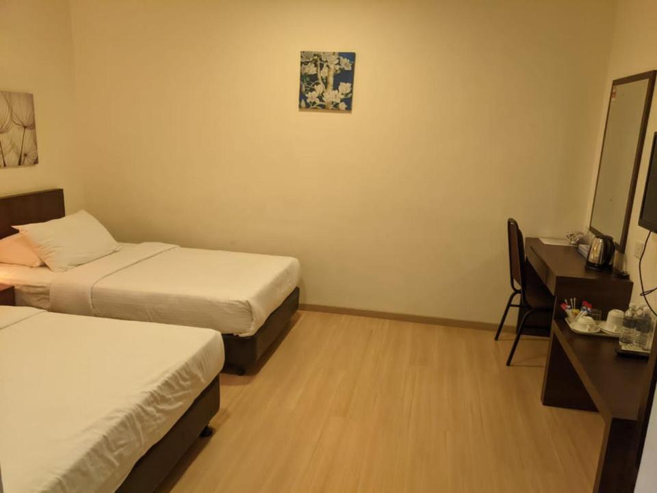 Superior, Family, 1 Queen and 1 Single Bed, No Window