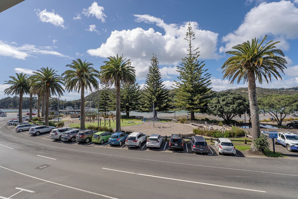 Esplanade Apartments 43/49