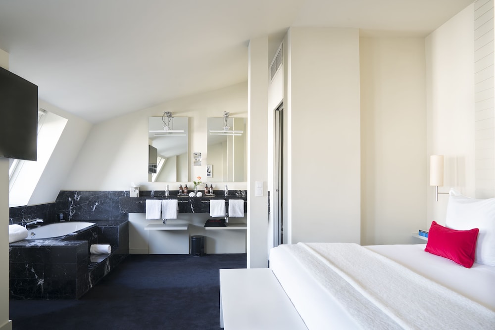 Miro Hotel 12/70