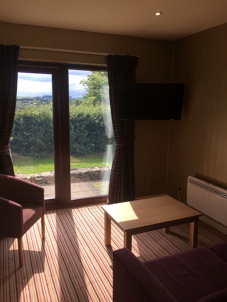The Dog and Partridge Country Inn 19/50