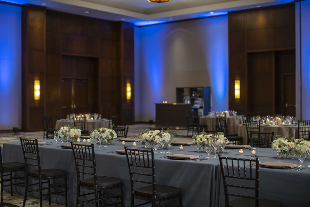 Hyatt Regency Coralville 48/66