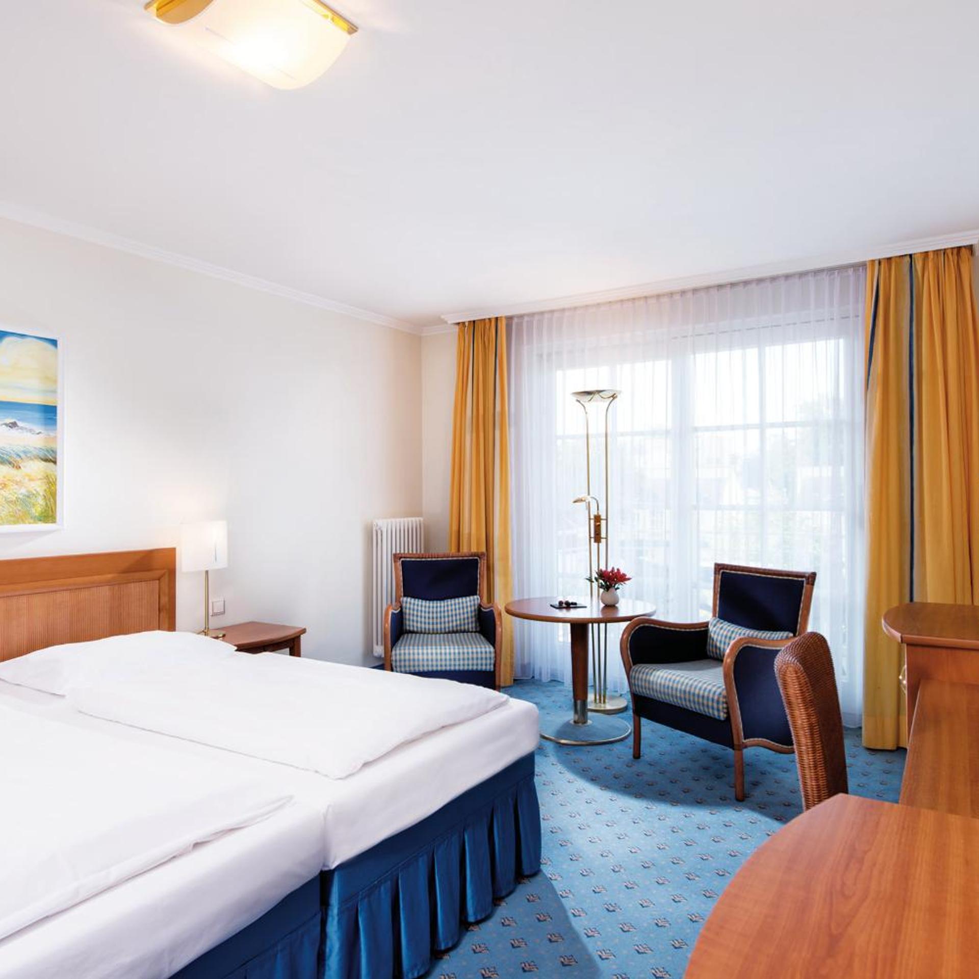 Room, King Bed, South Side