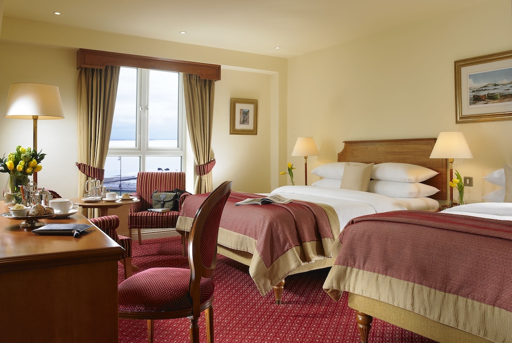 Galway Bay Hotel 6/36