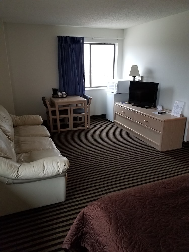 Super 8 by Wyndham Humboldt 42/48