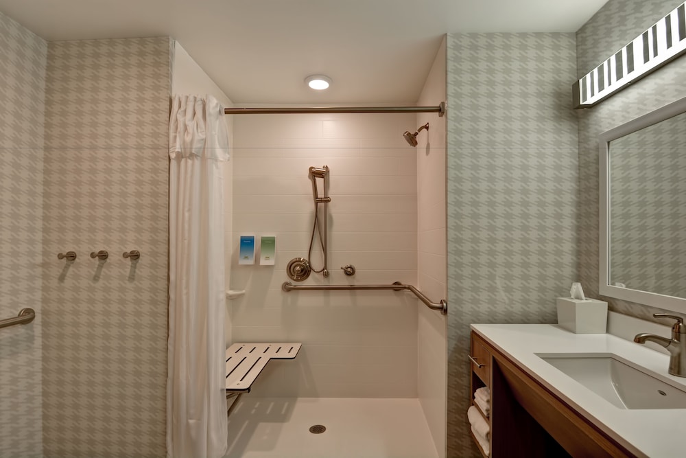 Home2 Suites By Hilton Daytona Beach Speedway Fl 16/56