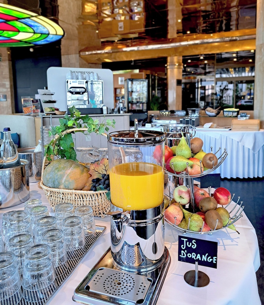 Villa Toscane Hotel 55/62