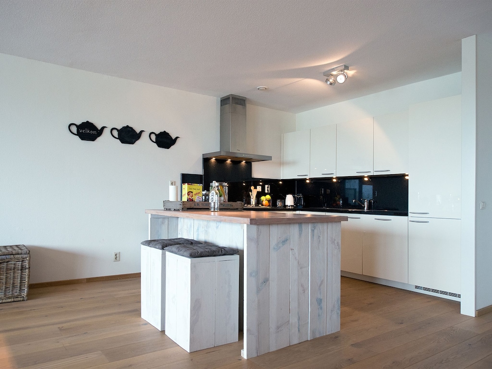 BizStay Harbour Scheveningen Apartments 6/50