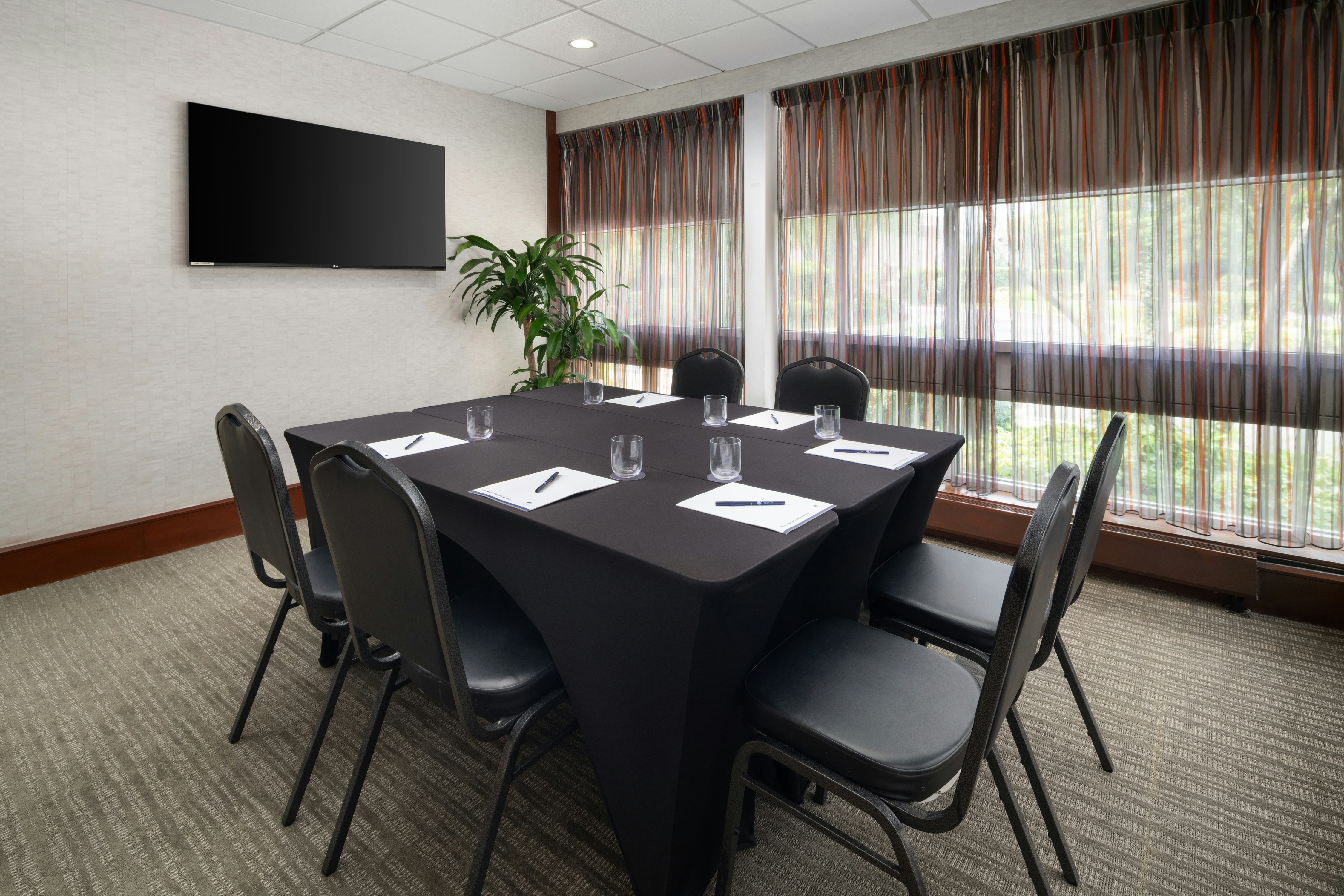 DoubleTree by Hilton Boston Bayside 36/44