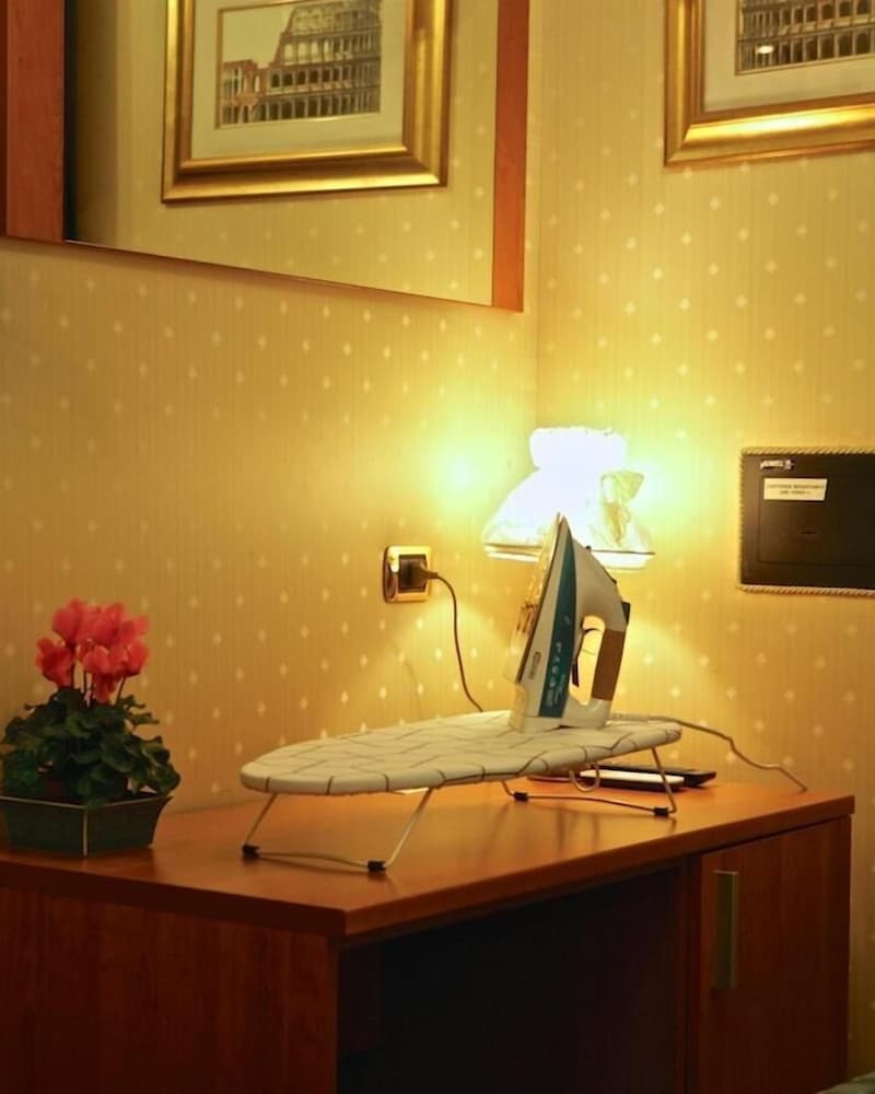 Vatican Holiday Hotel 9/36