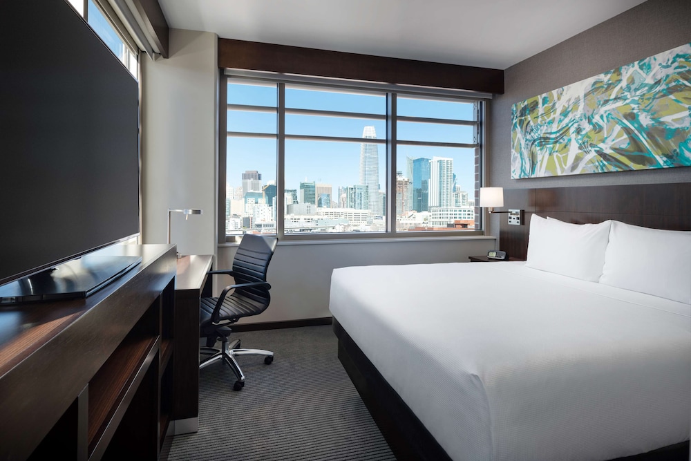 ROOM, KING BED