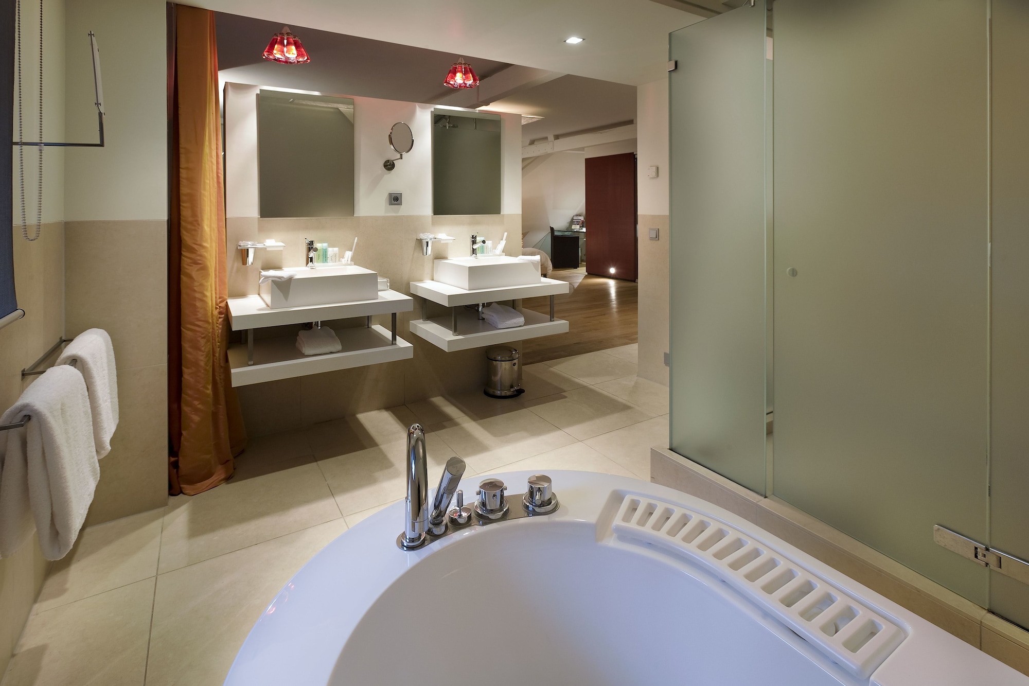 غرفة بسرير كينج، Kruisherenhotel Maastricht 3/4