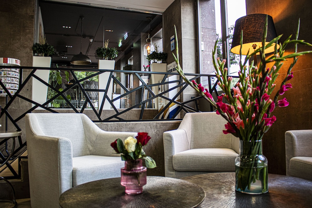 Grand Hotel Downtown 36/50