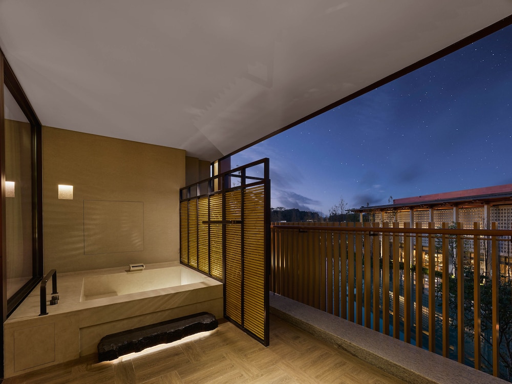 Banyan Tree Dongguan Songshan Lake 25/60