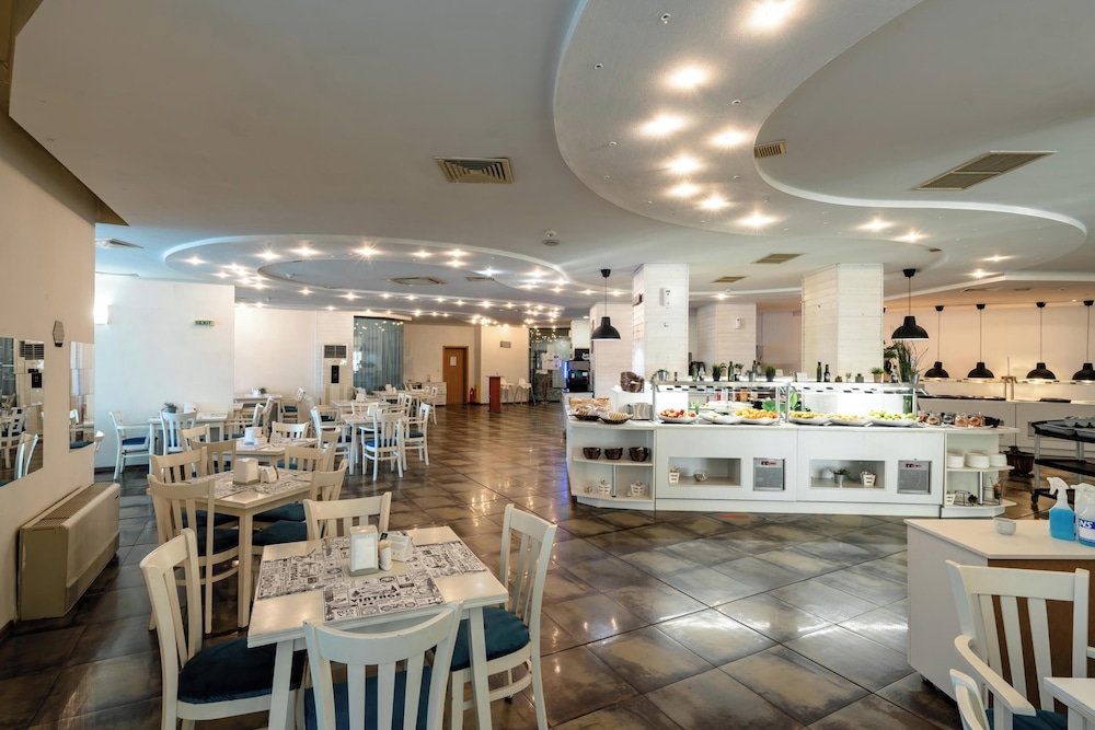 Palm Beach Hotel - All Inclusive with Free beach package & Private Beach 34/50