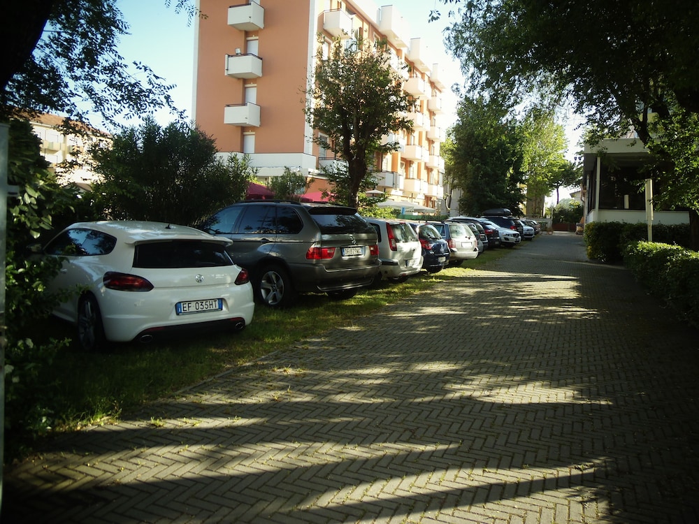Oxygen Lifestyle Hotel 40/50