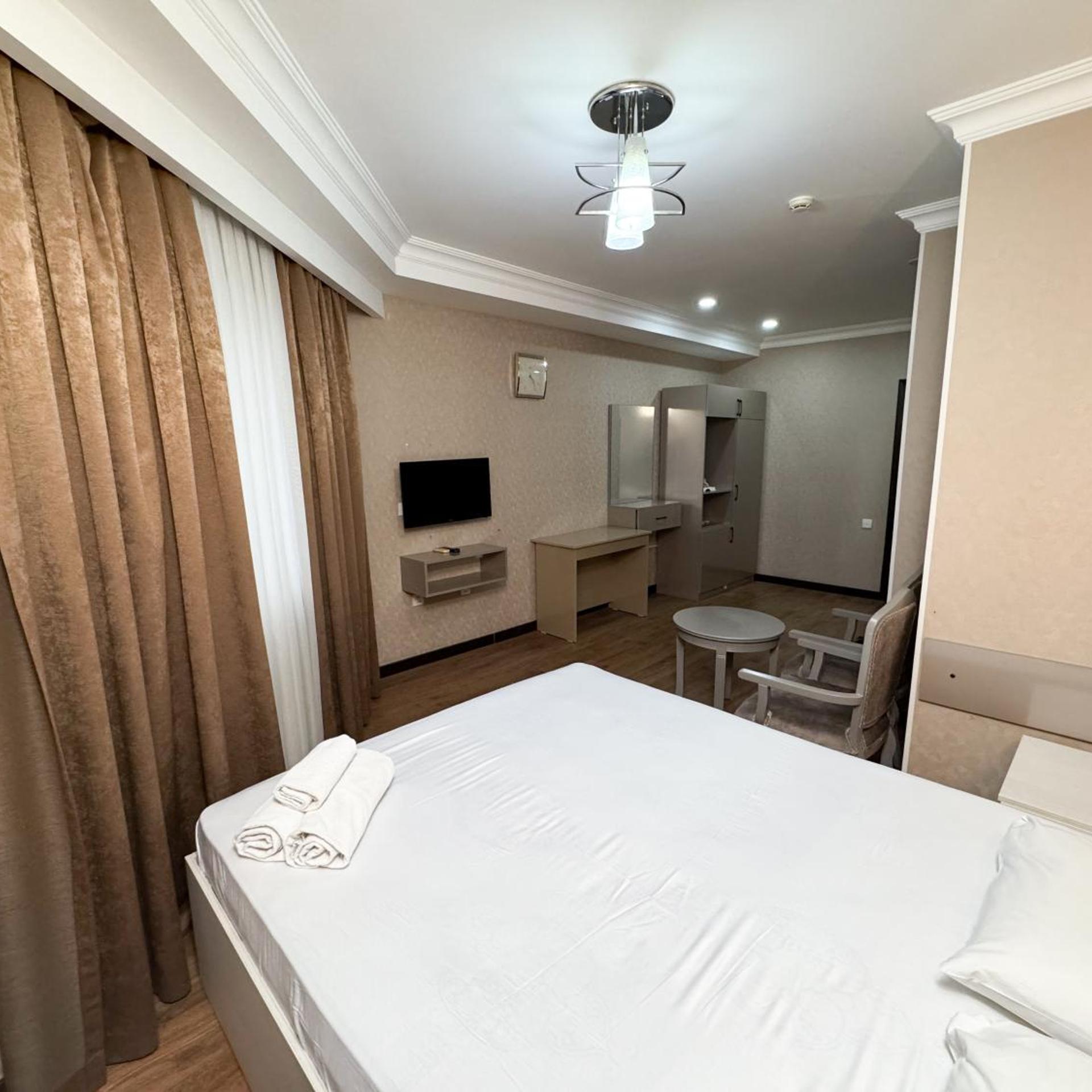 Consul Hotel 12/50