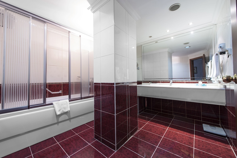 Akar International Hotel 49/50
