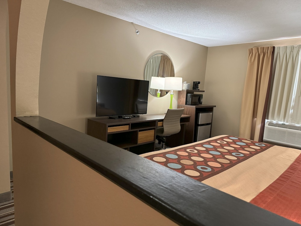 Super 8 by Wyndham Winfield/Quail Ridge Area 21/26