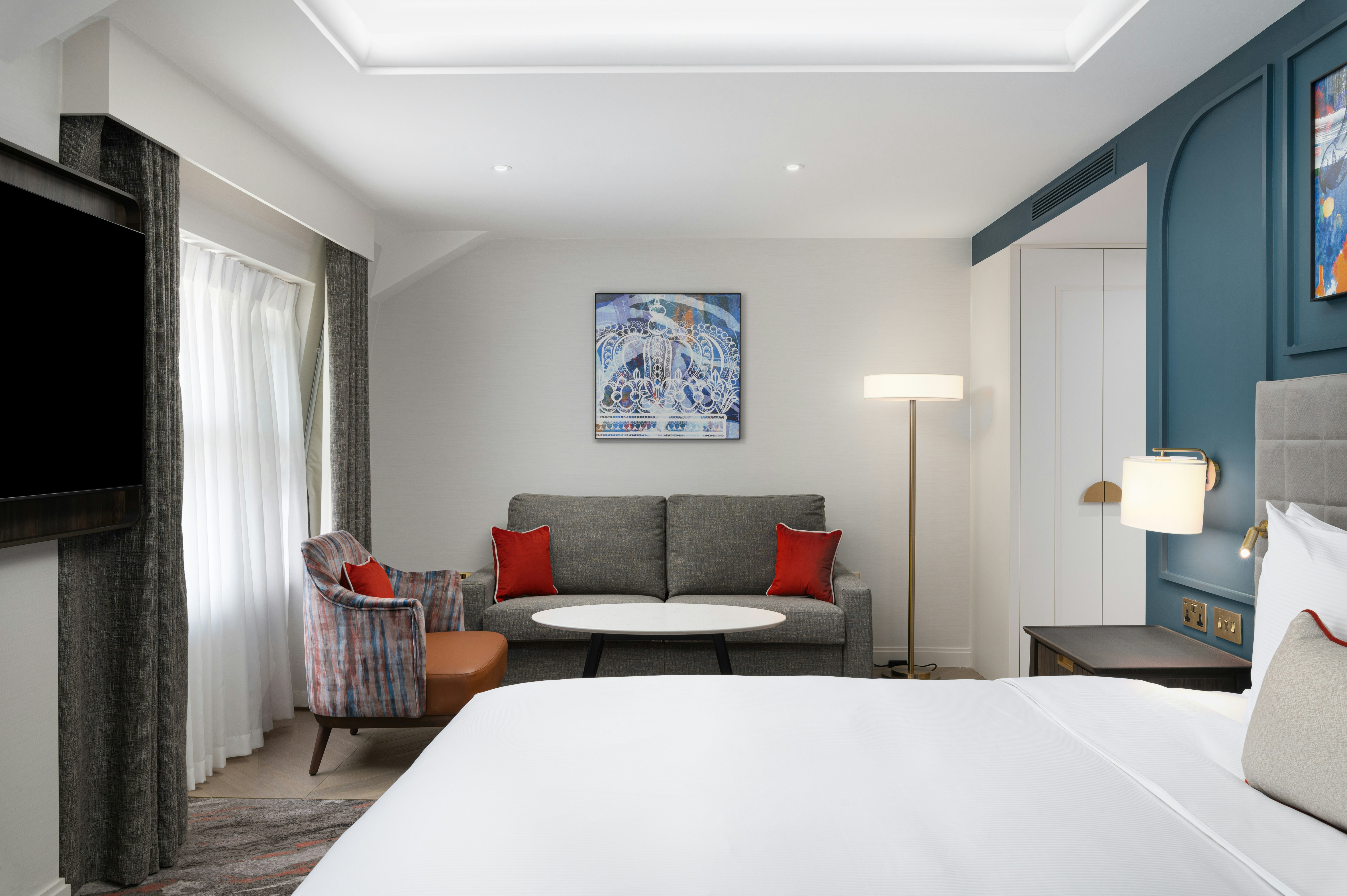 JUNIOR SUITE, KING BED