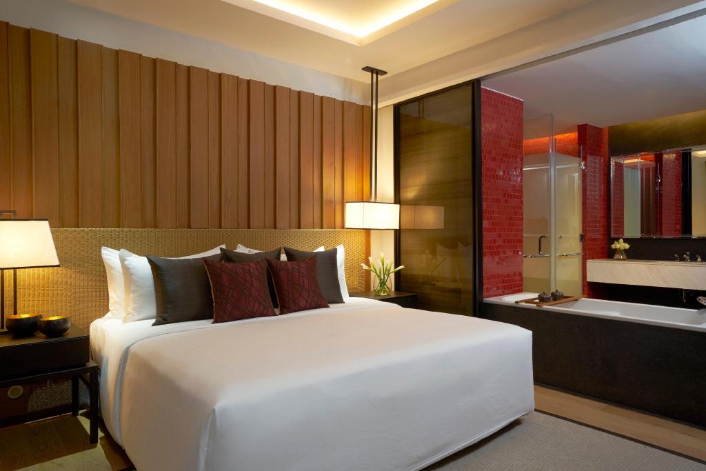 Suite, King Bed