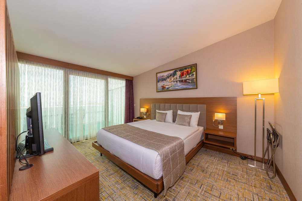 Land Park Hotel Avcilar 12/47
