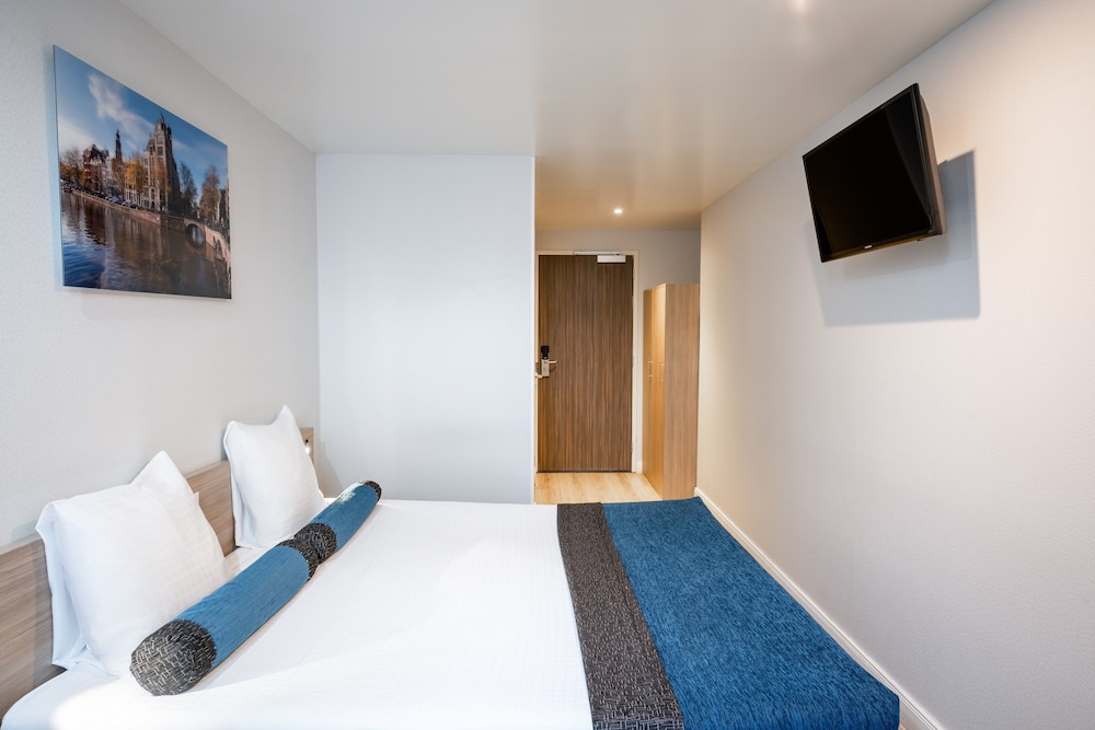 Basement, Double Bed, Partial View