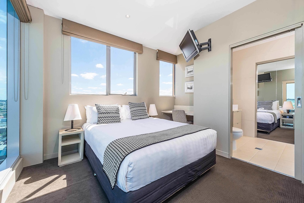 Novotel Melbourne Preston 32/94