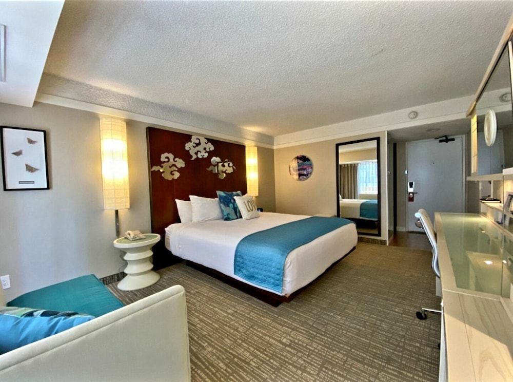 Atrium Hotel at Orange County Airport 29/61