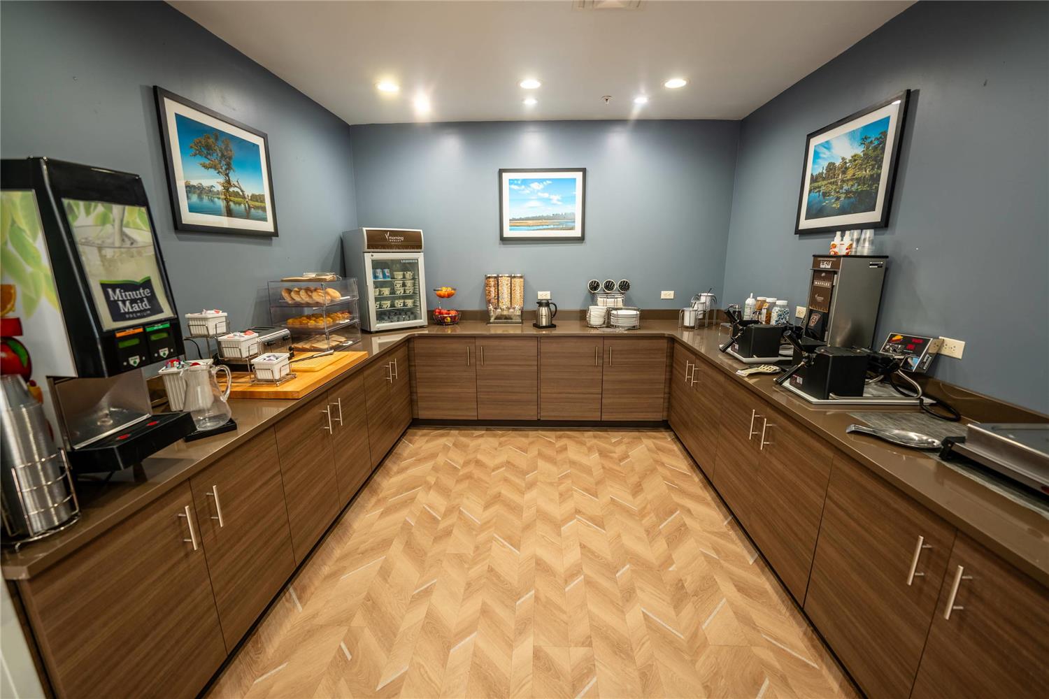 MainStay Suites at Discovery Park of America 31/38