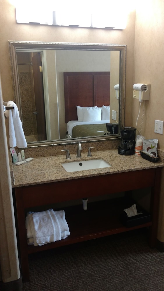 Quality Inn Denver Northeast Brighton 26/29