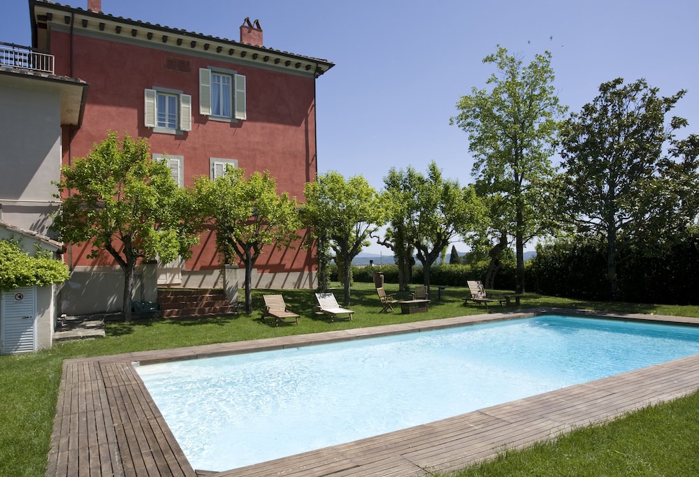 Villa Cassia di Baccano 35/50