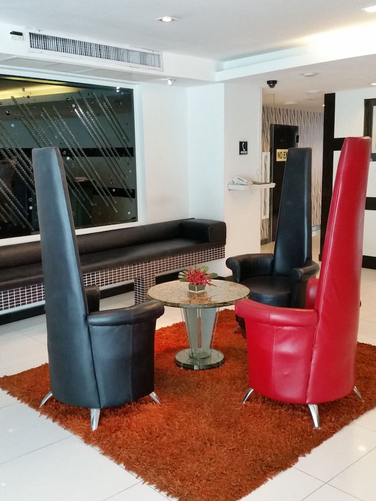 Nova Suites 65/71
