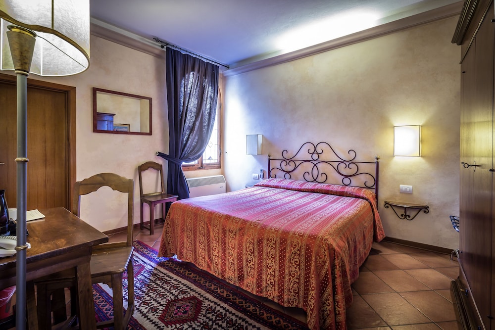 Hotel Marios 13/56