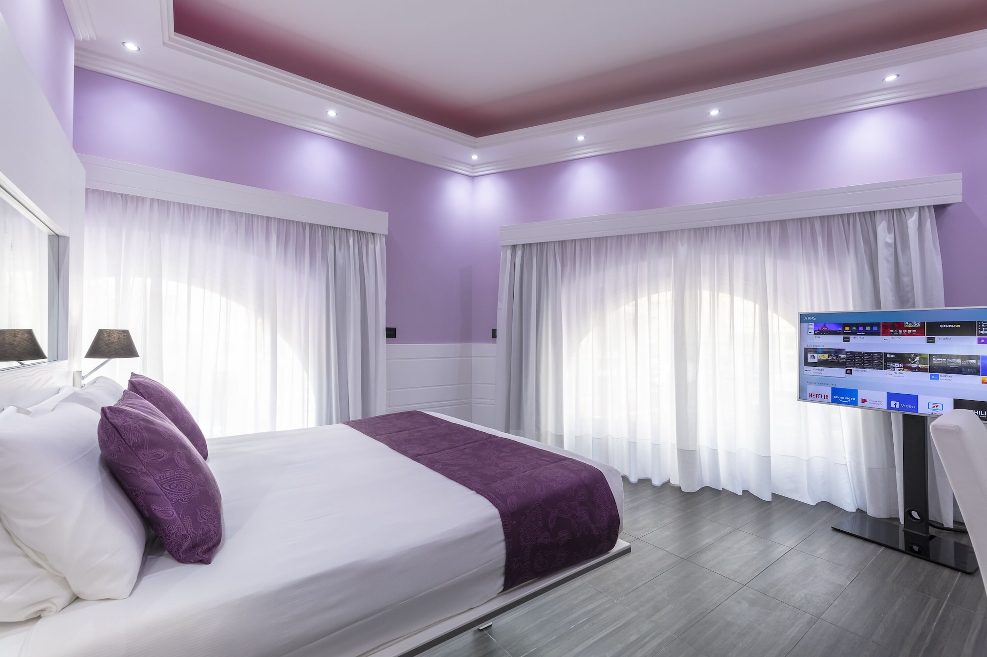 EXECUTIVE, DOUBLE BED, CITY VIEW, CORNER