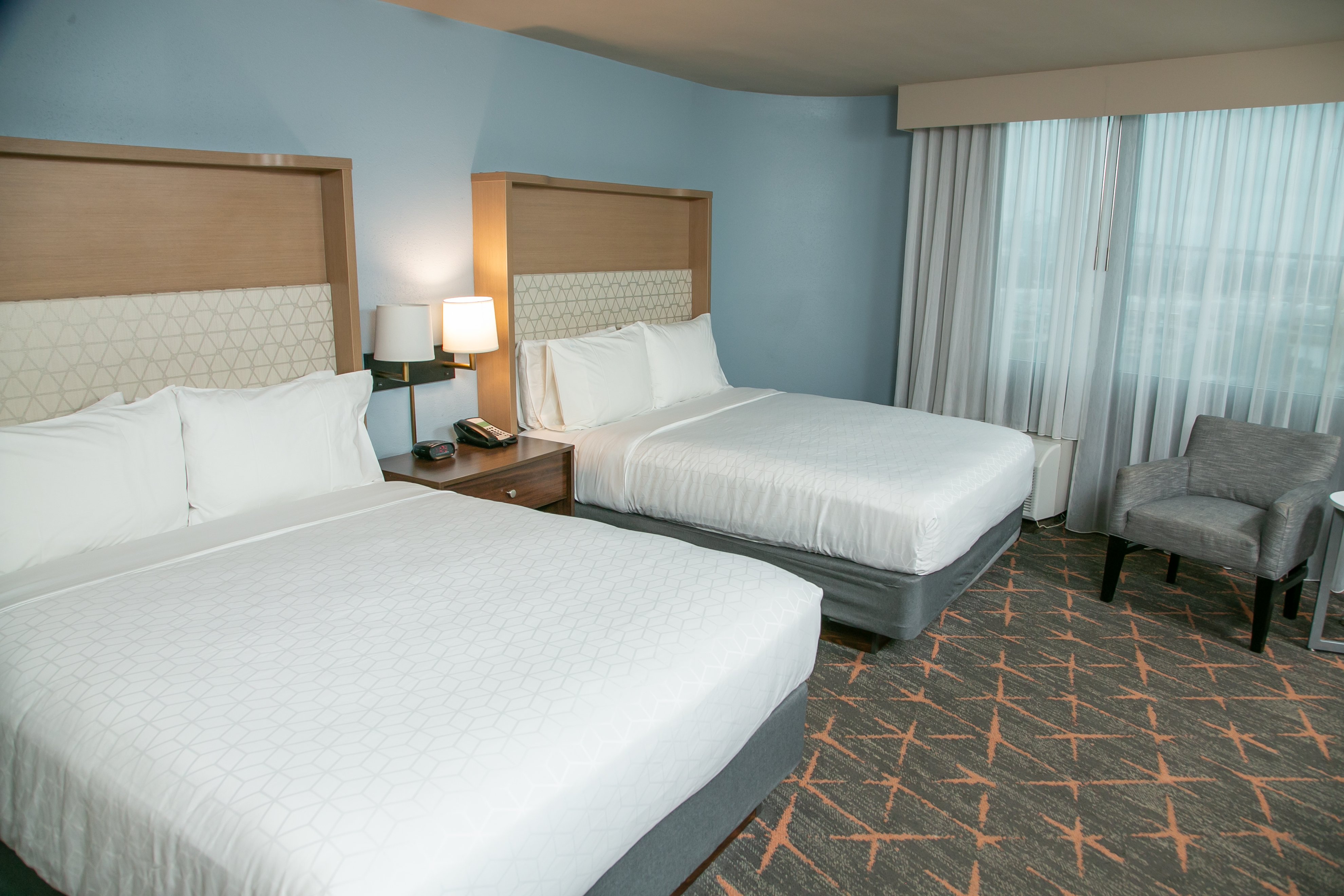 Holiday Inn New Orleans West Bank Tower 27/79