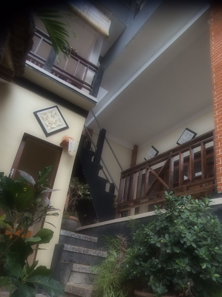 Bukit Indah Home Stay 7/50
