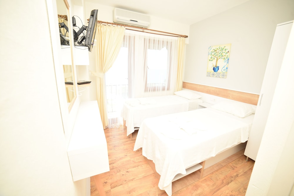 ROOM, TWIN BEDS, SEA VIEW, BALCONY