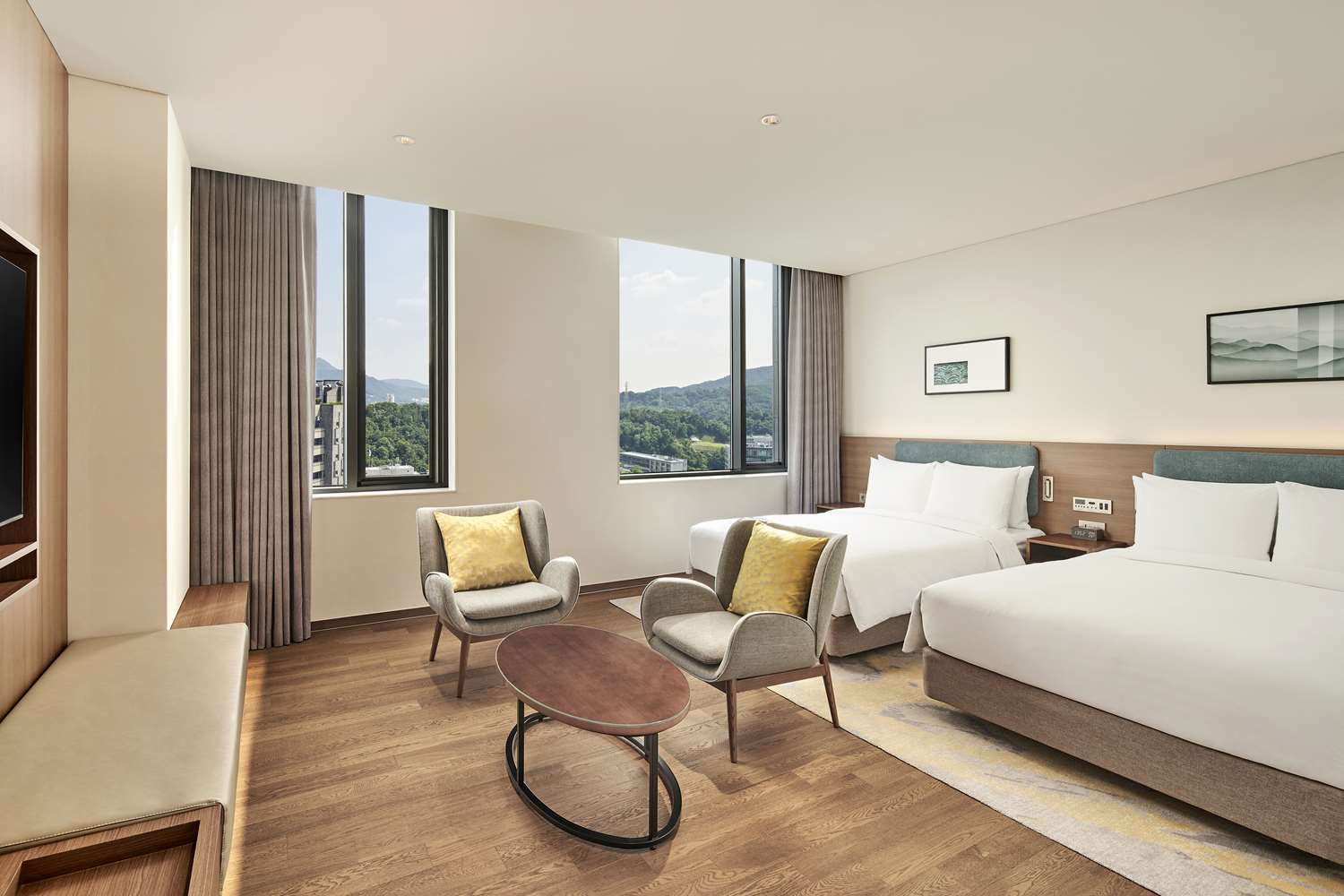 DELUXE, 2 DOUBLE BEDS