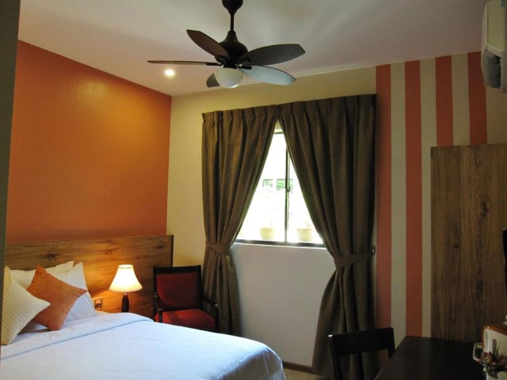 Hotel Eden54 12/32