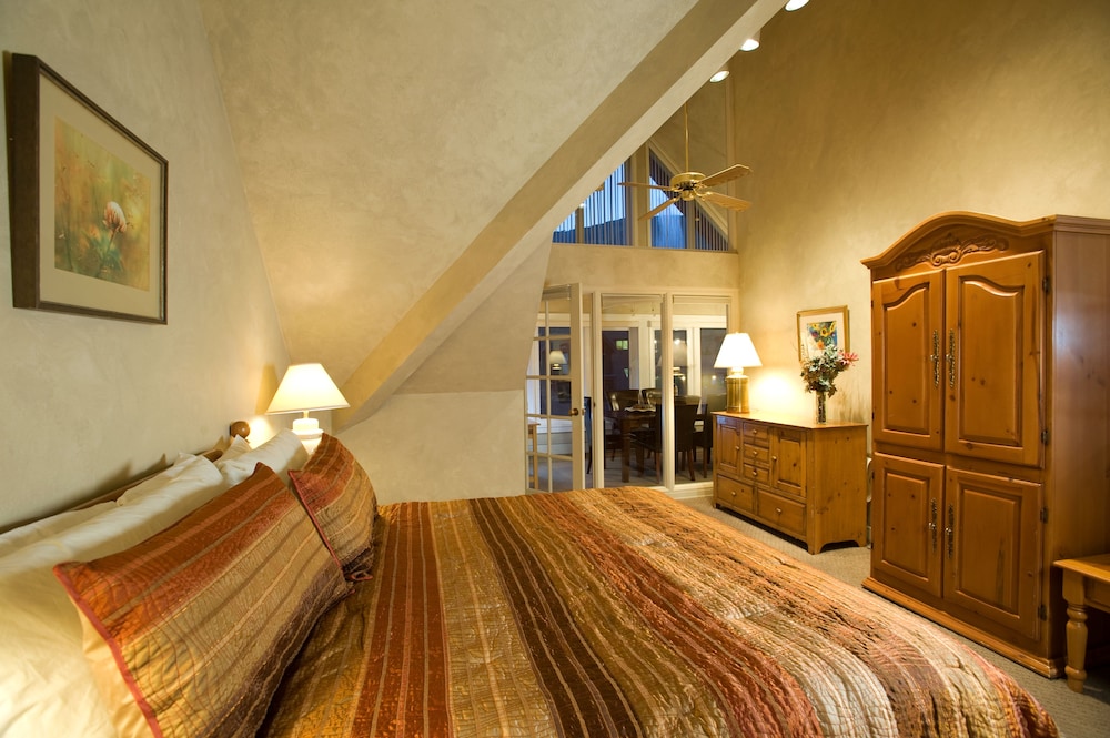 Lodge At Mountain Village 60/77