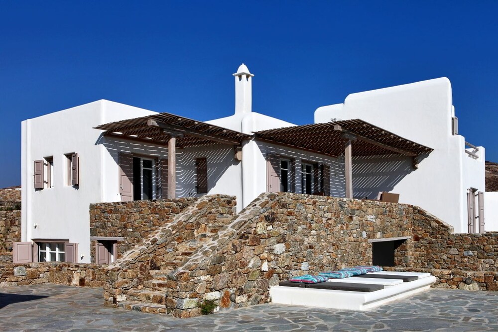 Elia White Residence 36/48