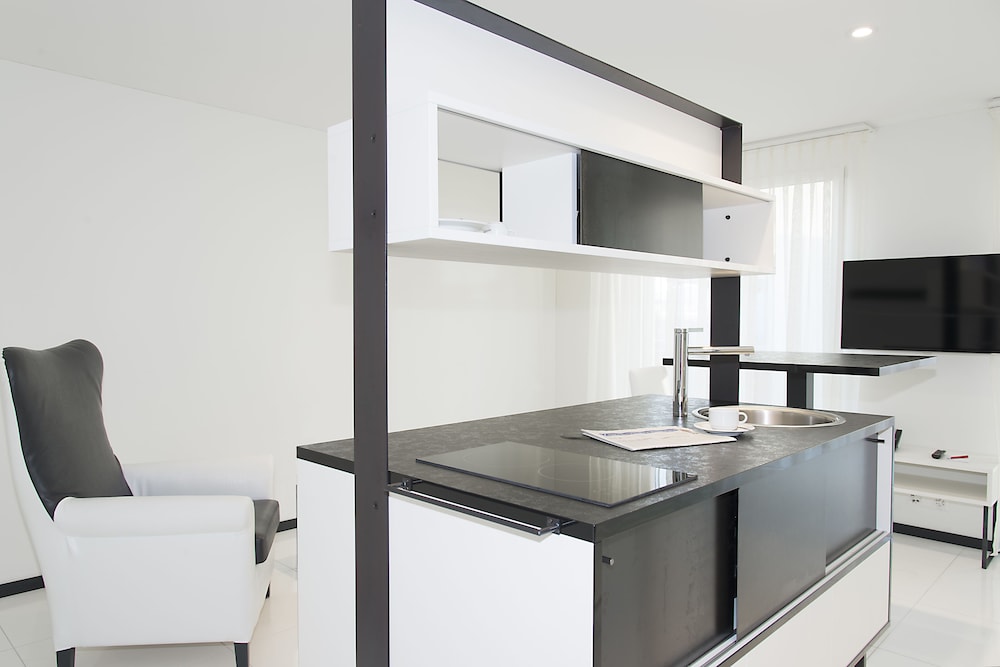THESSONI HOME ZURICH 7/48