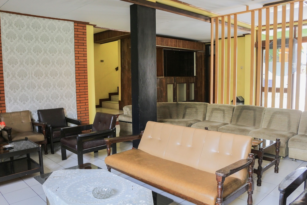 OYO 1710 Hotel Budi Famili 2 Syariah 16/23