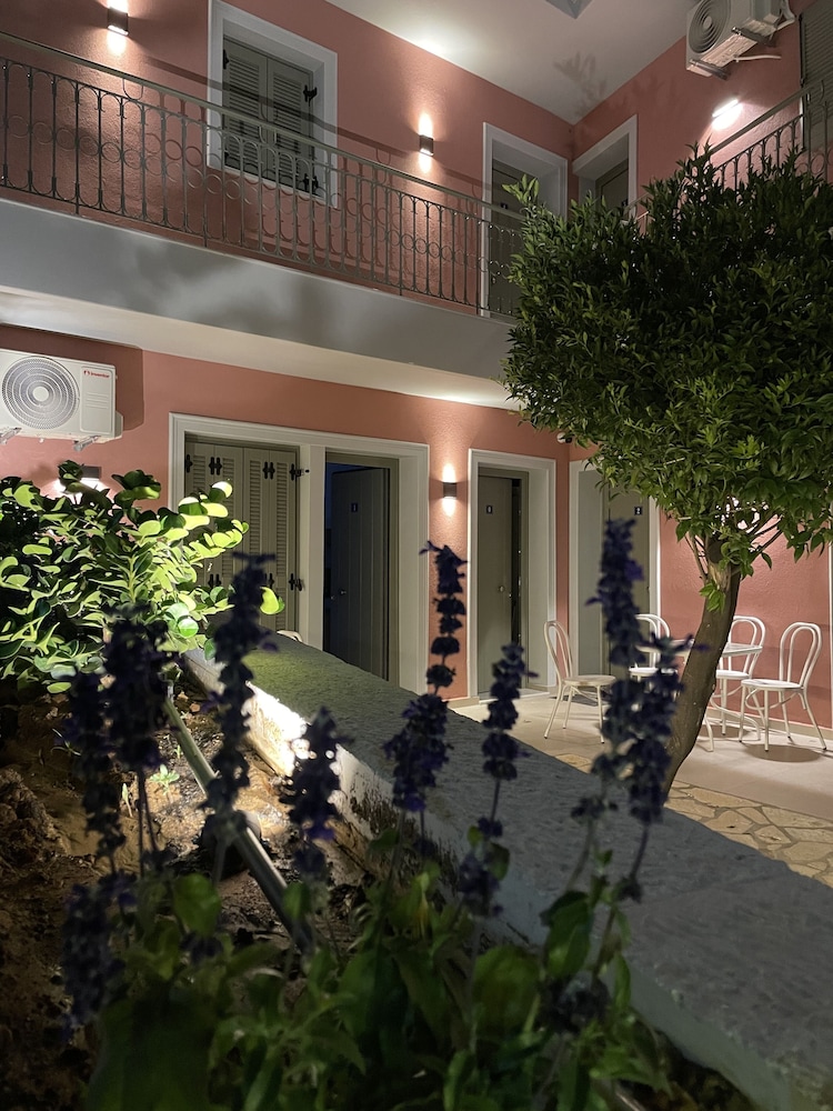 ANAX APARTMENTS PARGA 32/38