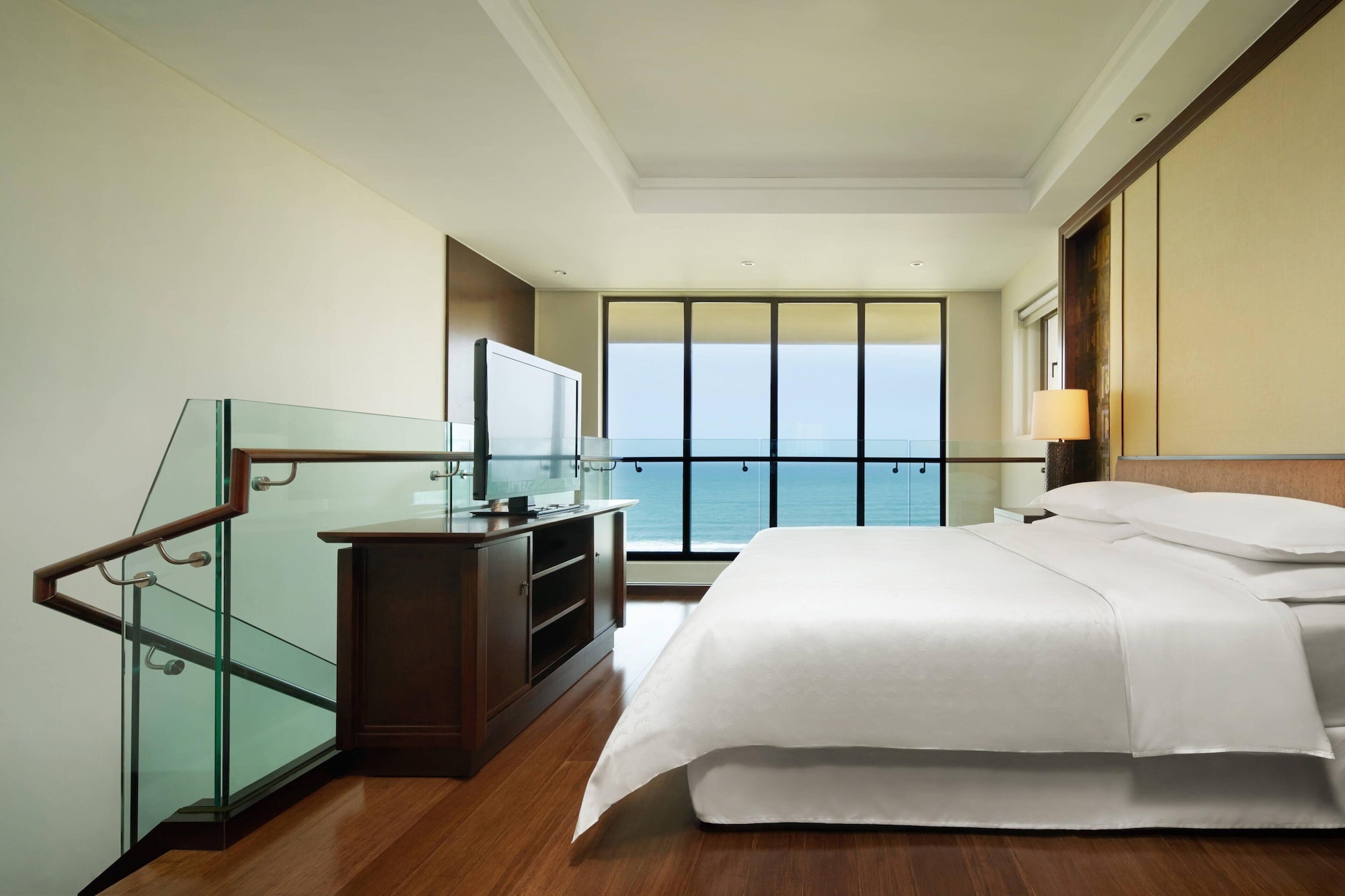 1 Bedroom, Mezzanine, Suite, King Bed, Ocean View