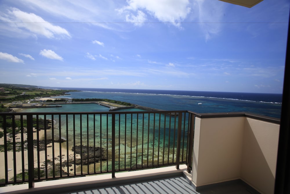 Hotel Breezebay Marina 7/71